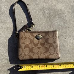 Coach Peyton Signature Coated Canvas Small Wristlet Khaki/Saddle