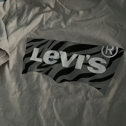 Levis T Shirt Size M