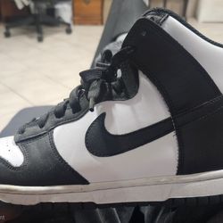 Nike Dunk High Panda 