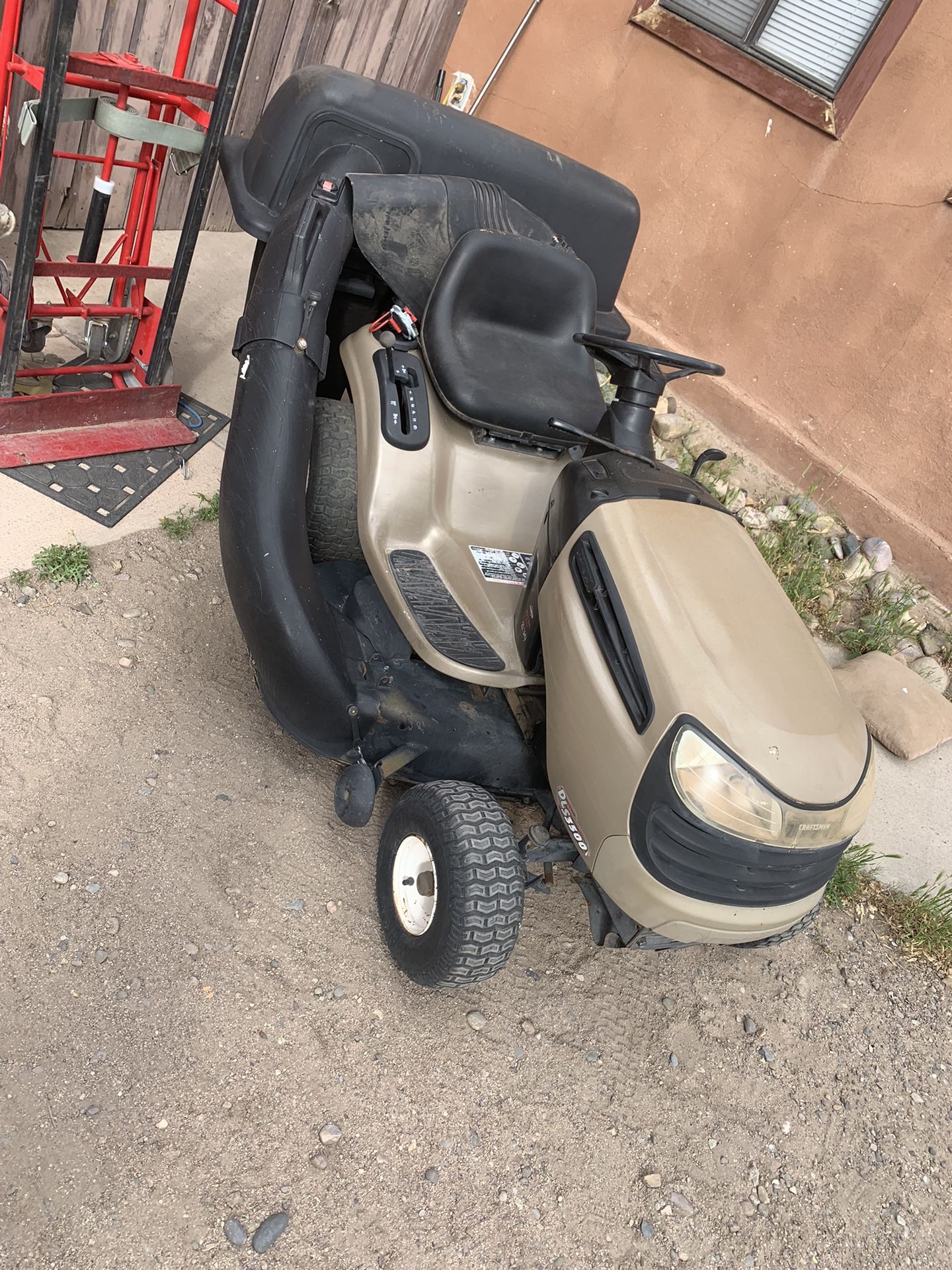 Craftsman Riding Lawnmower