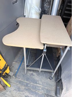 Portable folding table