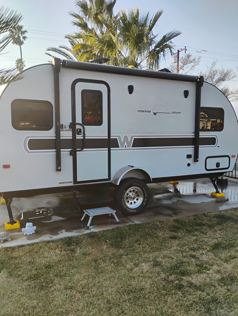 Winnebago 19ft Travel Trailer