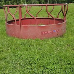 Tartar Livestock Hay Feeder Ring W/ Hay Saver