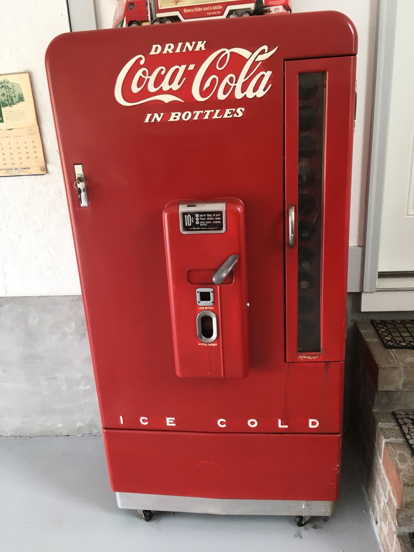 1957 vendo 110 coke machine