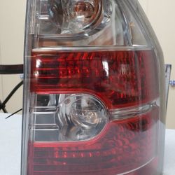 Up For Sale 2006 ACURA MDX Passenger Right Side Taillight  used with wiring harness in great condition
