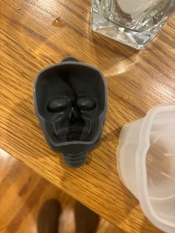 World Market Skull Ice cube molds (2)