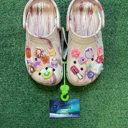Crocs Classic Marbled Clog with jibbitz charms