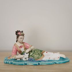 Vintage Ceramic Figurine Of Asian Woman Reclining With Her Cat
