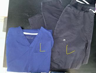 Fabletics Scrub Set
