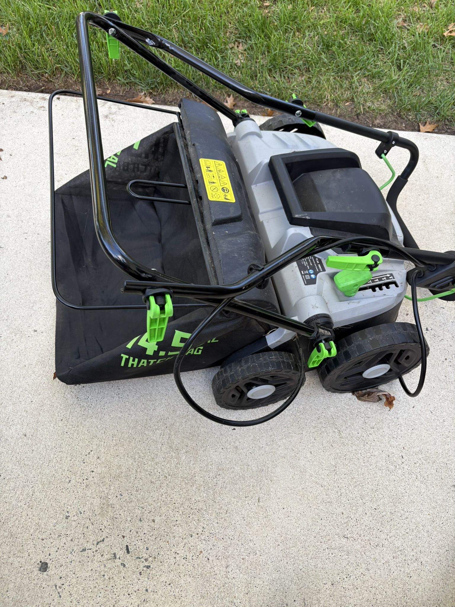 TIECTOWN 16” Electric Dethatcher / Scarifier w/ Bag