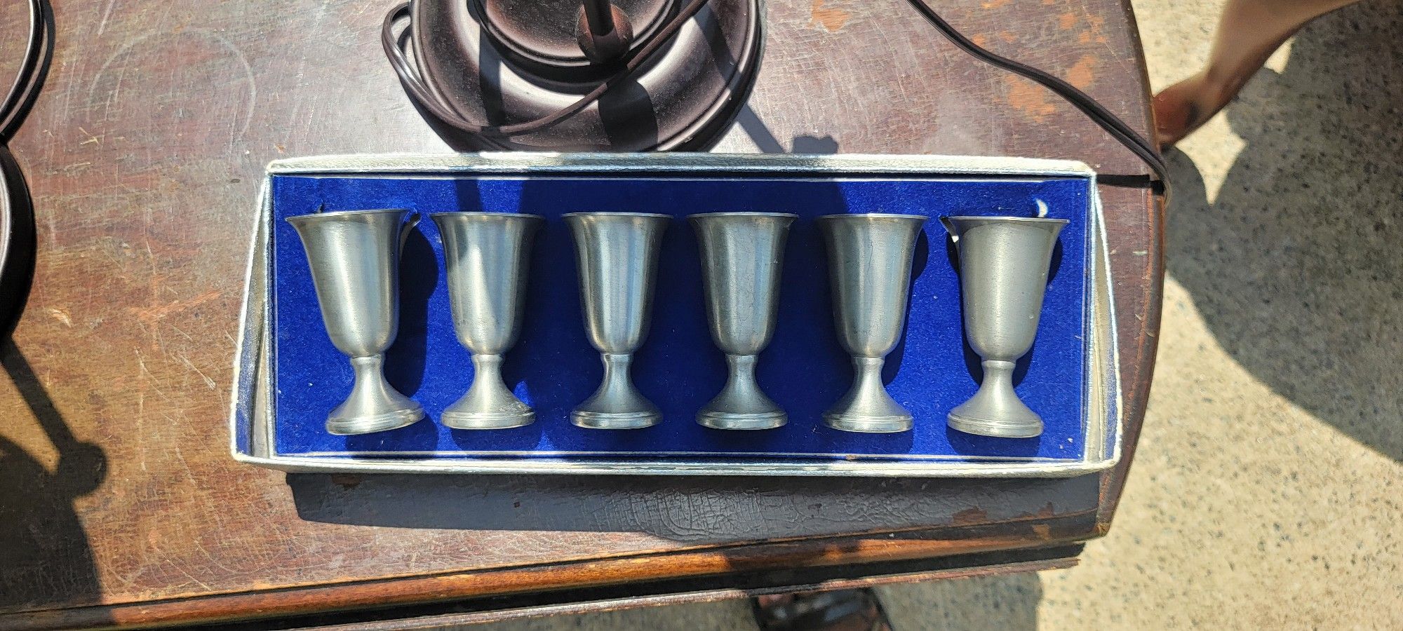 BEAUTIFUL VINTAGE BOXED SET of 6 COLONIAL & MODERN PEWTER SMALL CUPS BY BOARDMAN