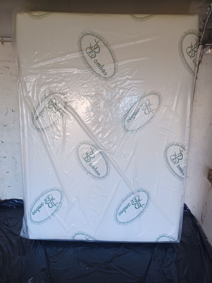 Mattress Full Size , New, All Memory Foam No Innersprings,...