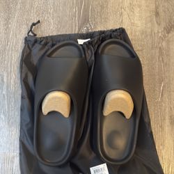 Yeezy Slide SZ 10