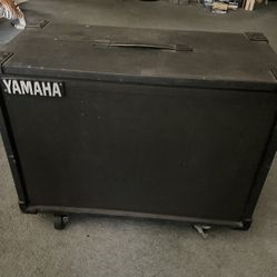 Yamaha Speaker System Cabinet 240 Watts S212 III