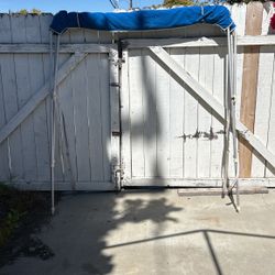 Binimi Top Boston Whaler Outrage 100 Dollars Cash