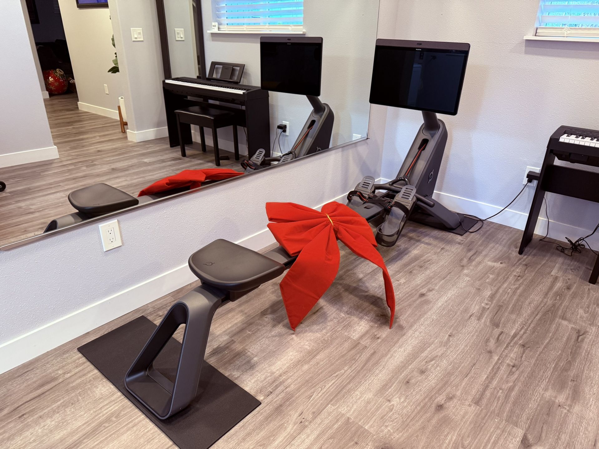 Peloton Rowing Machine – Like New, Perfect Christmas Gift $3,800 Value