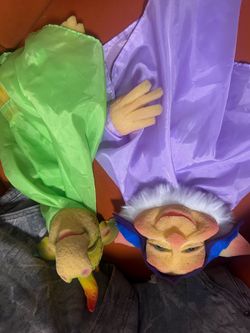 2 foam puppets