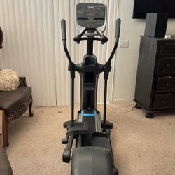 Precor EFX 635 Elliptical With Adjustable Crossramp (10-35°)