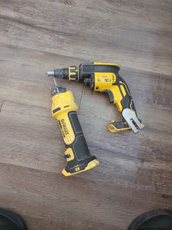 Dewalt router and drywall gun.