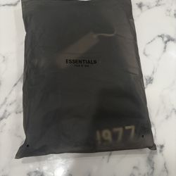 ESSENTIALS SHORTS 1977 SIZE SMALL