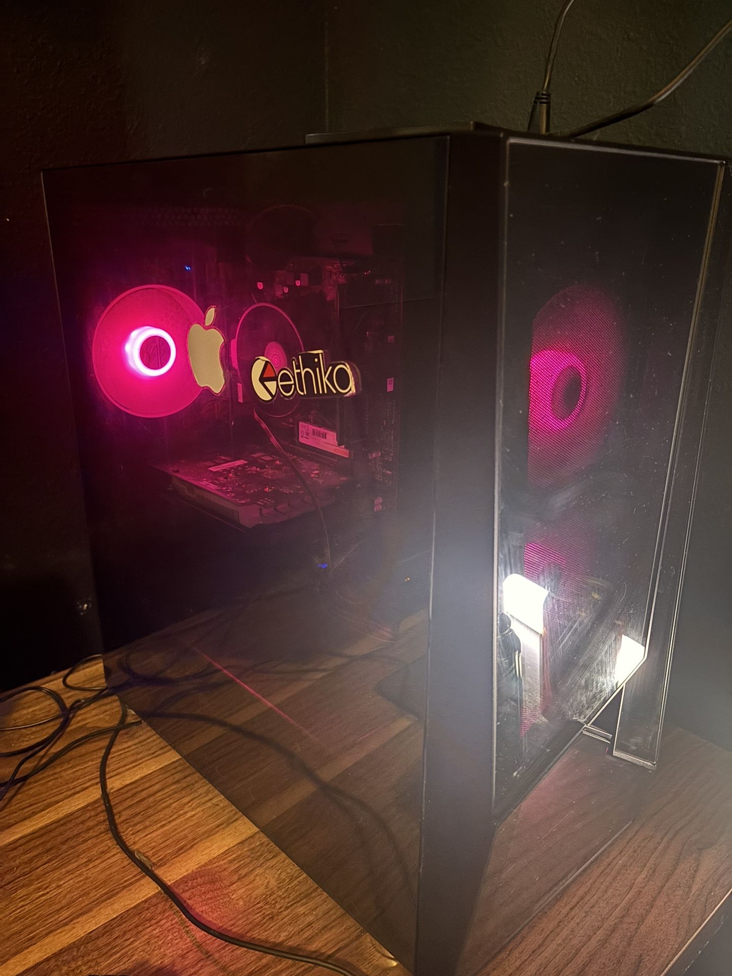 Custom Gaming Pc with 100hz monitor, keyboard, and mouse