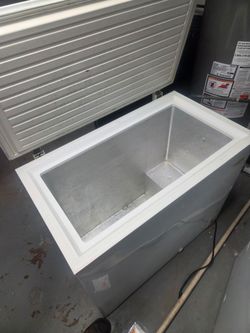 Working deep freezer