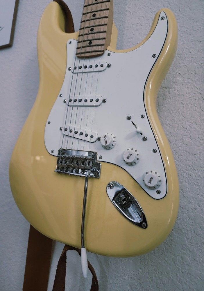 FENDER – PLAYER SERIES (STRATOCASTER)