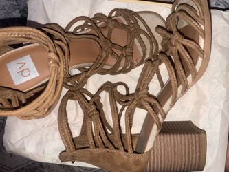 New woman heels size 9