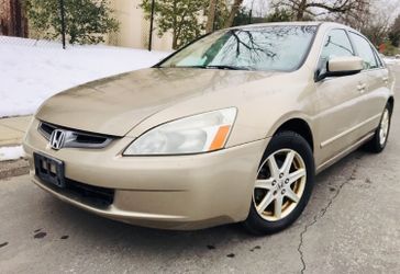 $3900 Firm • 2003 Honda Accord Leather Heated Seats No check engine light
