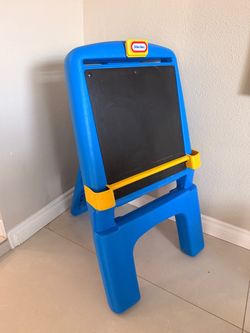 Little Tikes Kids Double-Sided Easel Chalkboard Whiteboard Folding Art Station