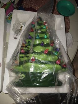 NEW IN BOX NEVER USED 18IN CERAMIC LITE UP TREE PAID 128+ SELL 23 FIRM LOOK MY POST ALOT STUFF