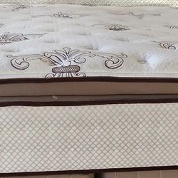 King Size Pillowtop Luxury Mattress Stearns & Foster 