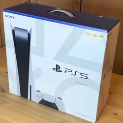 PS5 Disc Version In Box With a Game