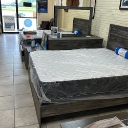 Queen Bedroom Set Bed frame Dresser Mirror Nightstand $999  