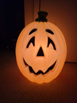 Vintage Light Up Pumpkin Jack o Lantern Blow Mold