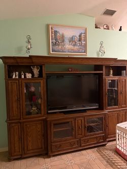 ENTERTAINMENT CENTER