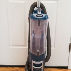 NEW conditions SHARK  VACUUM WITH AMAZING POWER SUCTION. , WORKS EXCELLENT  , ALL ATTACHMENTS  , 