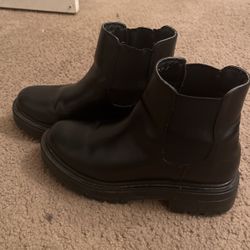 Women Boots 8