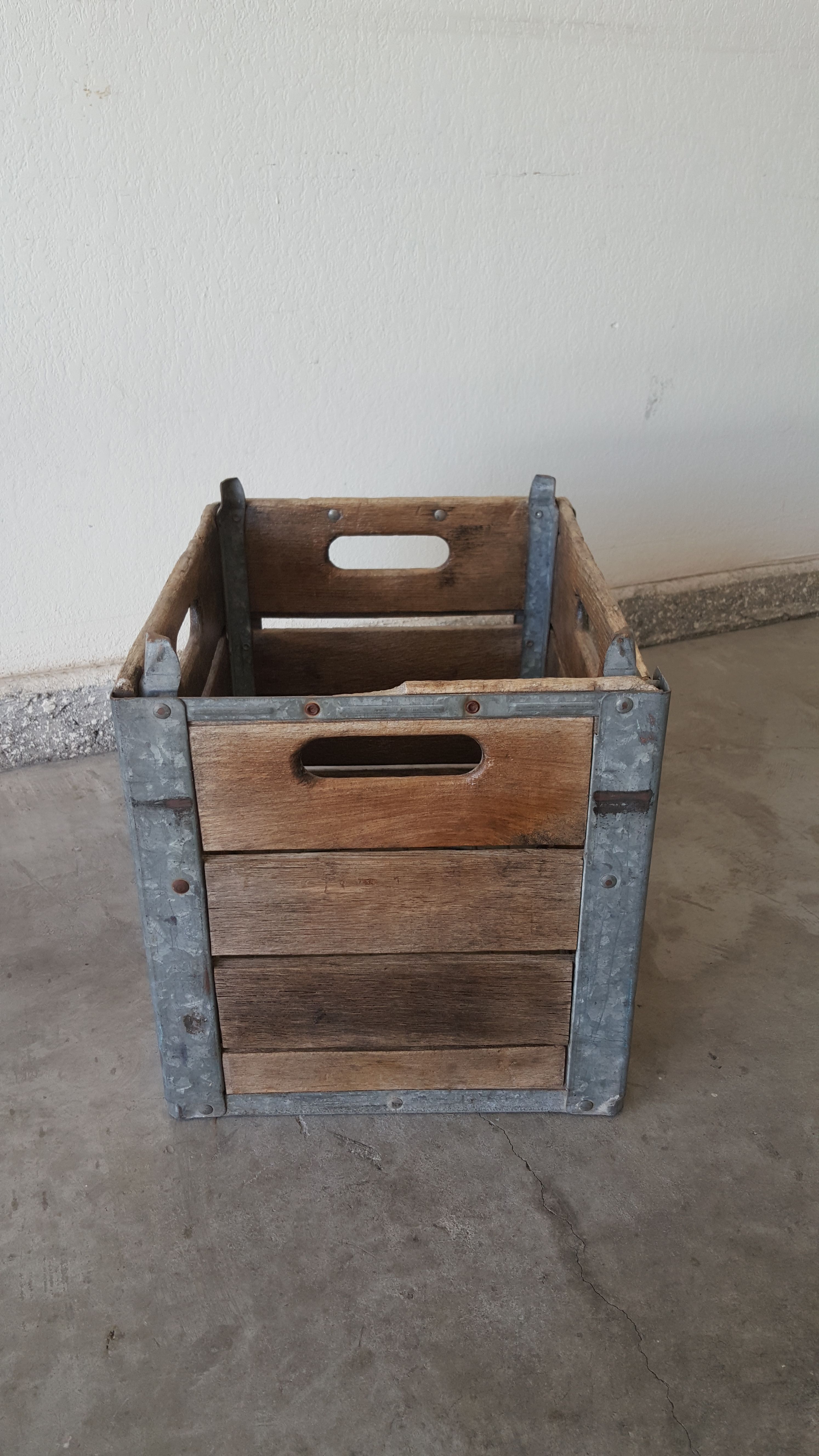 McCormick's Whiskey Crate for Sale in Las Vegas, NV - OfferUp