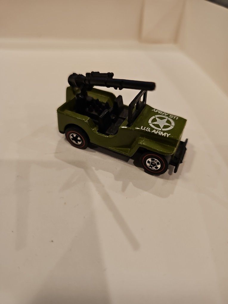 1975 Hot Wheels Army Green Gun Slinger Grass Hopper Jeep REDLINE NEAR MINT