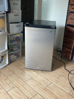 Refrigerator frozen