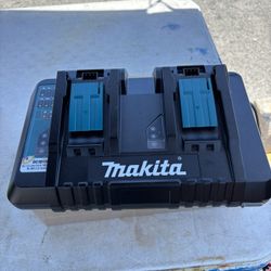 Makita Charger 