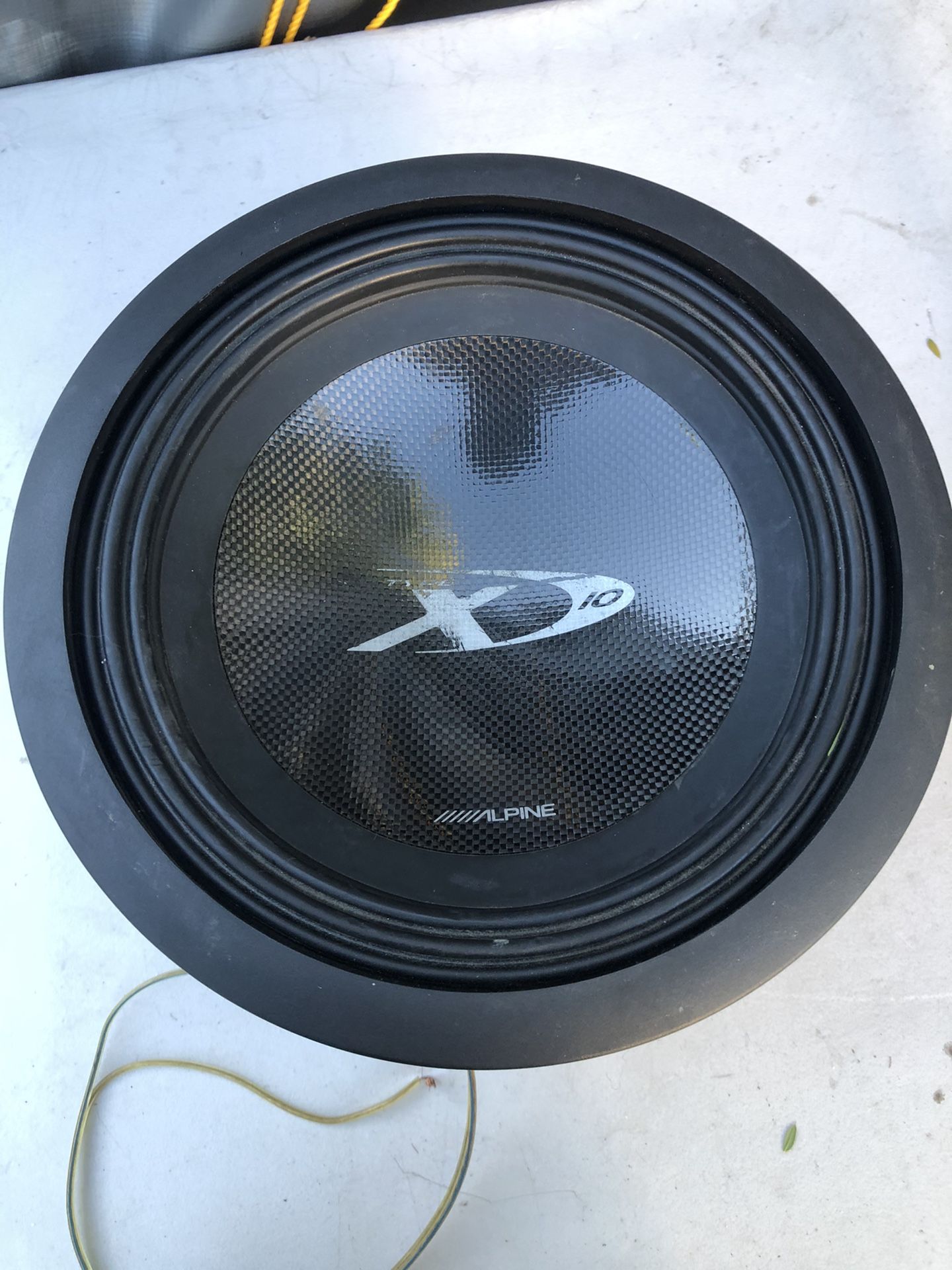Alpine Type-X SWX-1042D 10" subwoofer with dual 4-ohm voice coils 10" subwoofer with dual 4-ohm voice coils carbon fiber/aluminum honeycomb cone high
