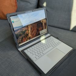 Window Surface Book Laptop