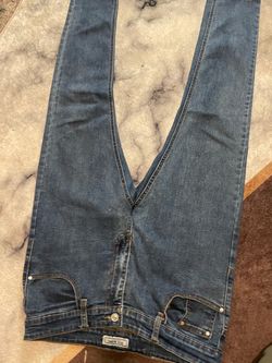 Levi's Medium Wash Denim Jeans