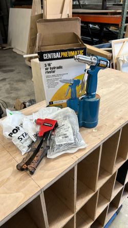 Air hydraulic riveter
