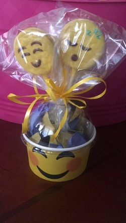 Emoji Center pieces