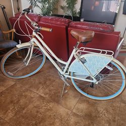 Huffy Main Street Cruiser Bike!!