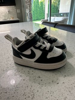 Baby Nike size 5 shoes
