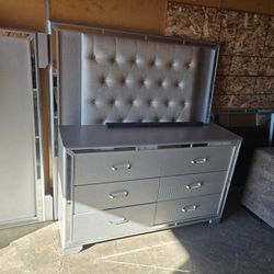 Queen Size Bed And 6 Drawer Dresser and Boxspring😍